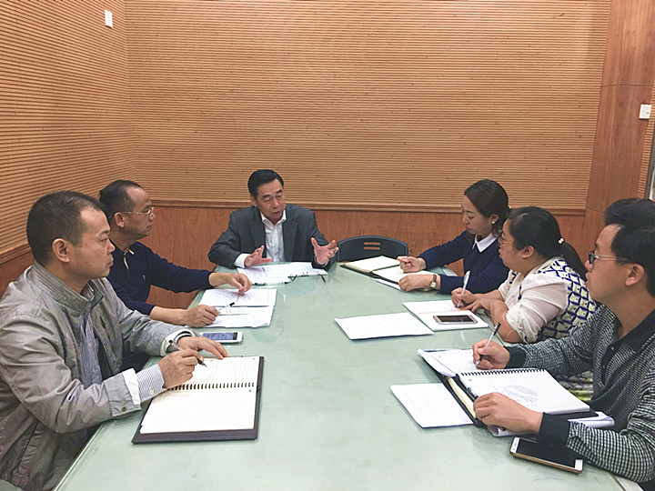 校長(zhǎng)掛帥，齊抓共管防“校園欺凌”——深圳市龍華中英文實(shí)驗(yàn)學(xué)校召開(kāi)校園欺凌專項(xiàng)工作會(huì)議