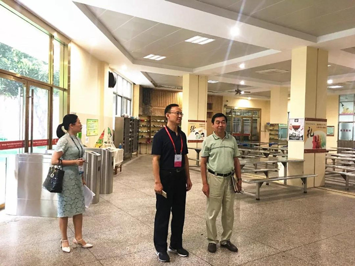 責任督學來校督導，美好教育再添助力——龍華區(qū)中小學第六責任區(qū)督學一行5人來我校進行督導檢查