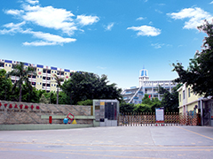 深圳市龍華中英文實(shí)驗(yàn)學(xué)校獲“深圳市優(yōu)質(zhì)民辦學(xué)校年度獎(jiǎng)”，并獲《南方都市報(bào)》專版報(bào)道